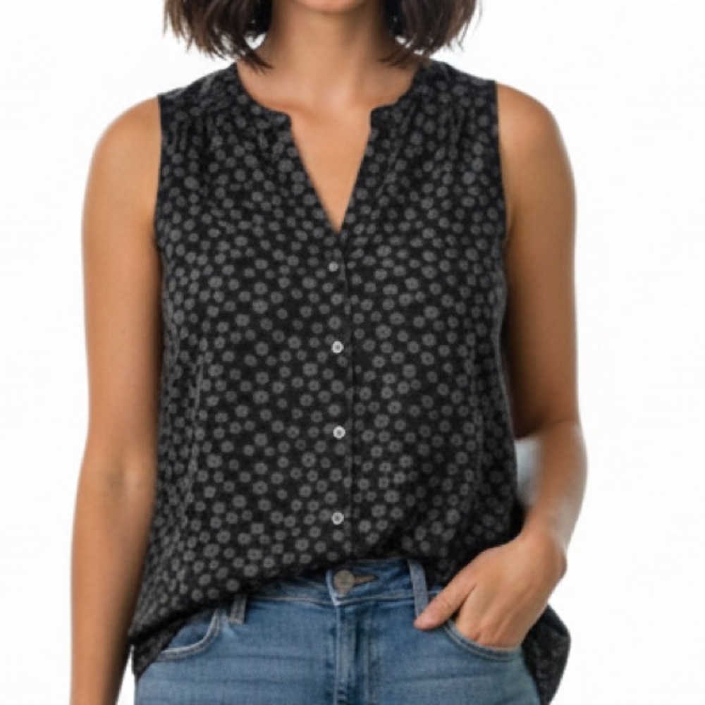 H&M Polka Dot Sleeveless Button-Down Blouse - XS